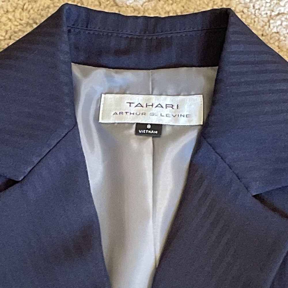 NWT-TAHARI ARTHUR S LEVINE WOMENS PINSTRIPE SUIT (2 PC) SZ.8 NAVY BLAZER & PANTS - Picture 4 of 12